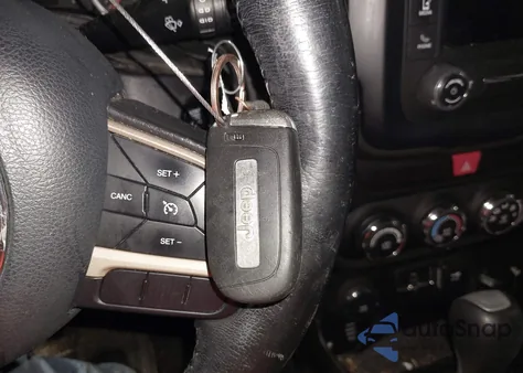 2016 Jeep Renegade Latitude z USA, uszkodzony, nr VIN ZACCJBBT6GPD88708